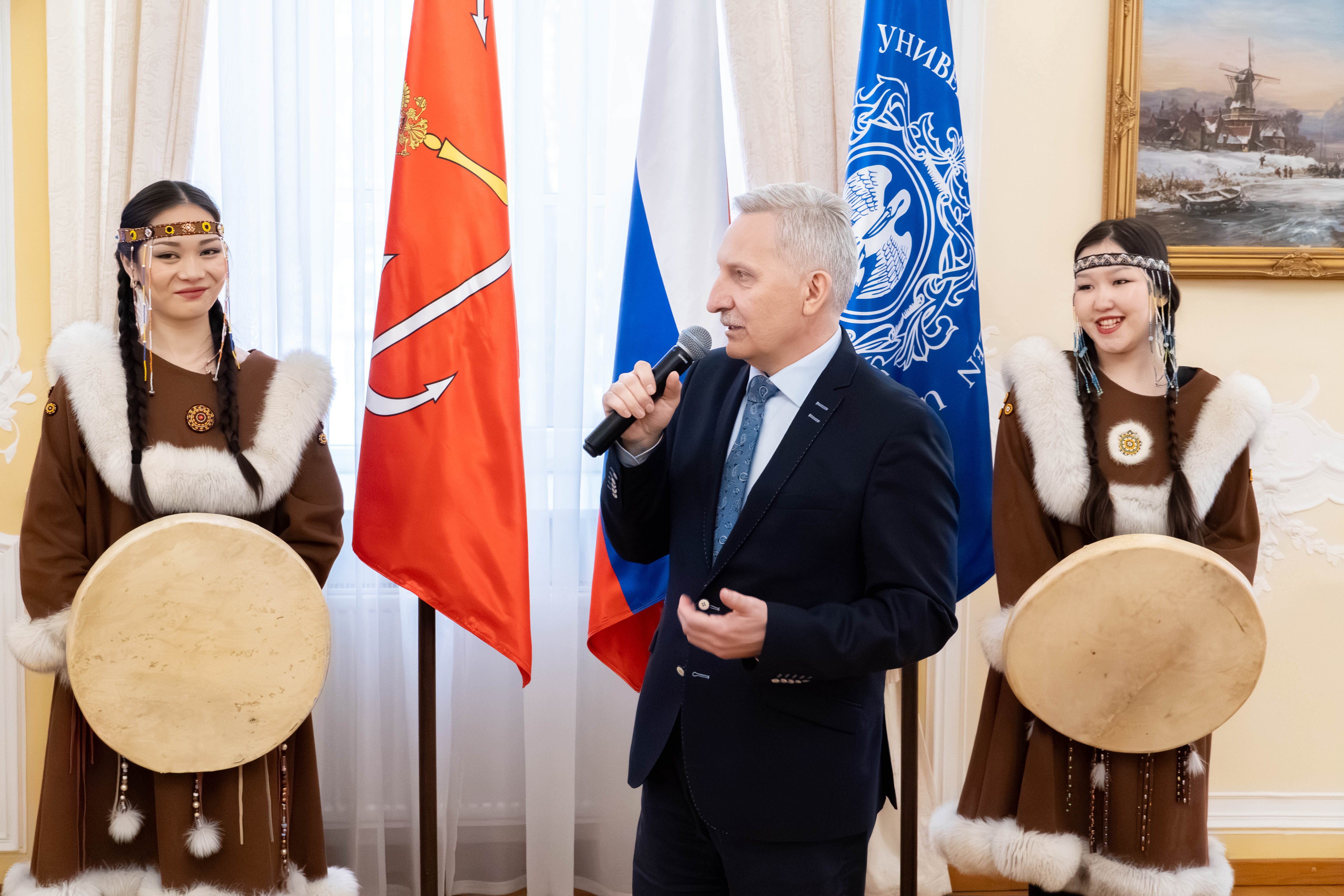 В Российском государственном педагогическом университете им. А. И. Герцена состоялось торжественное открытие Всероссийского этнодиктанта на языках коренных малочисленных народов Севера, Сибири и Дальнего Востока